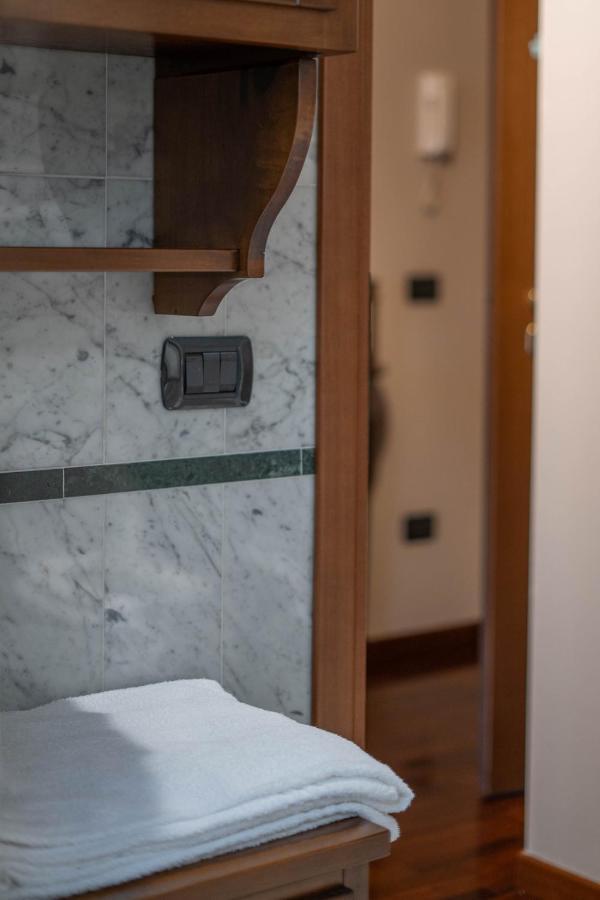 Napule...E Apartments Пескиера дел Гарда Екстериор снимка